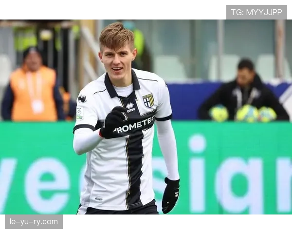 帕尔马创新进攻套路引爆热议，战术革新成球队崛起关键