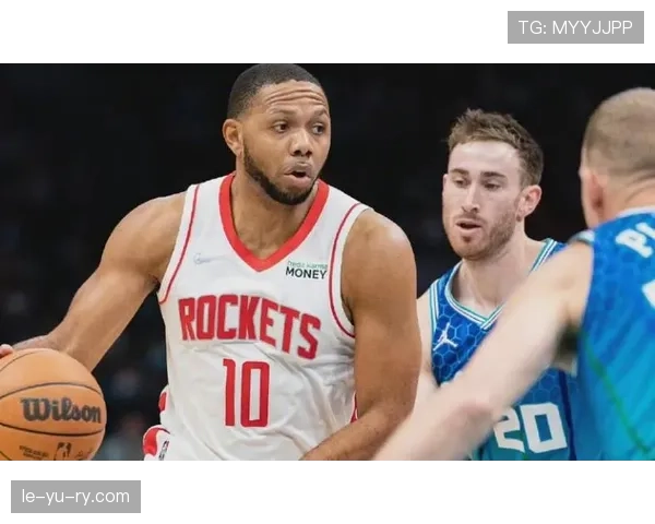 马尔蒂诺控球与高位逼抢战术中的攻守平衡解析